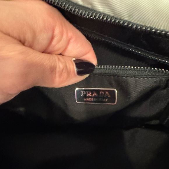 100% Authentic Prada White Clutch Bag with Strap - Picture 4 of 12